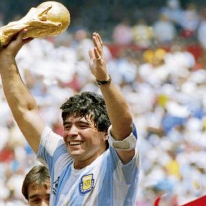 Diego Maradona : une legende du football s’éteint