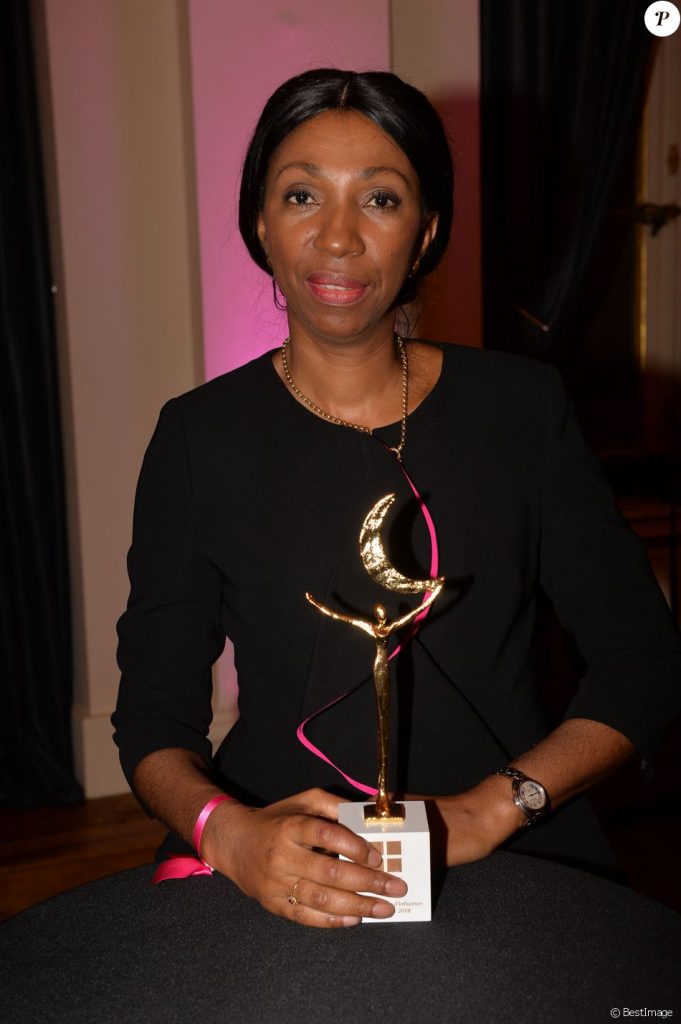 Jeanine Mabunda reçoit le prix femme d'influence