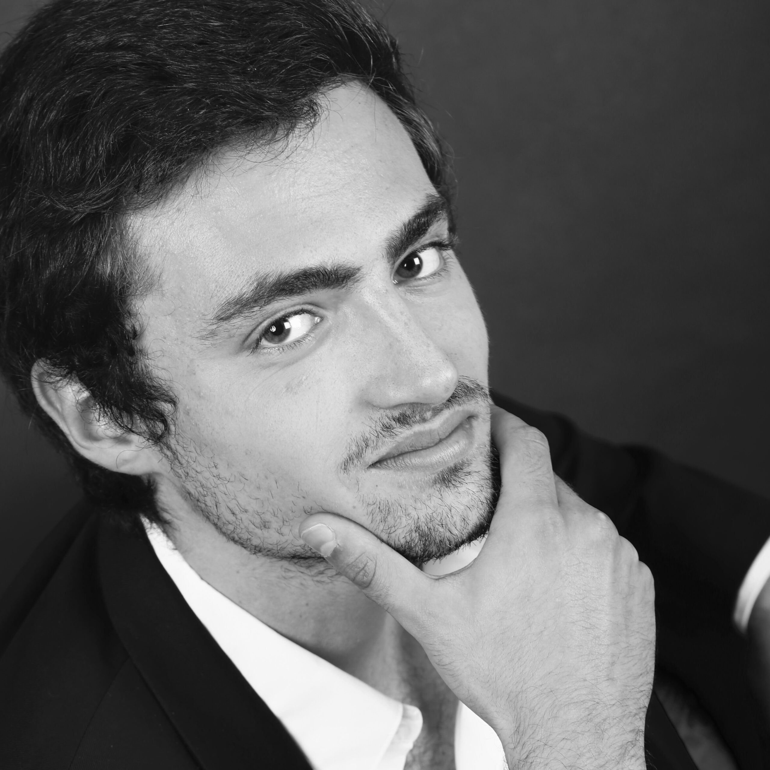 Portrait de Nathan Devers, écrivain, philosophe et chroniqueur sur